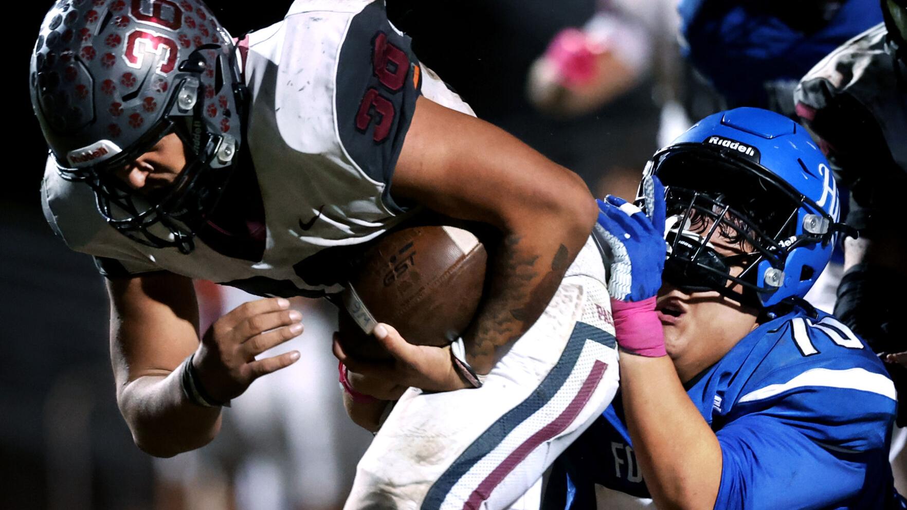 Photos: Walden Grove finds their groove in the second half for a 35-10 win at Catalina Foothills, high school football